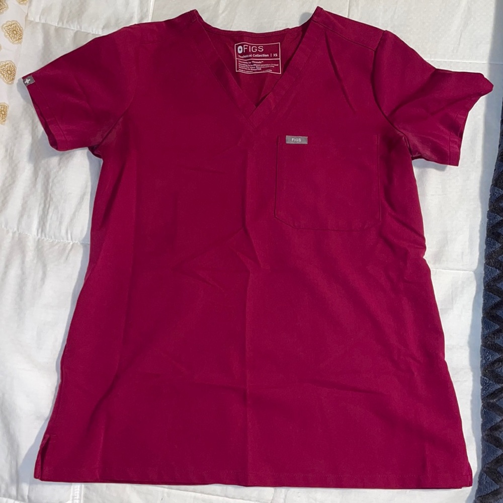 FIGS magenta one pocket scrub top (XS) and Livingstone basic scrub pants (S)